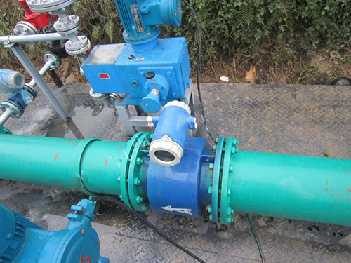 大口徑管道流量計工作現場圖